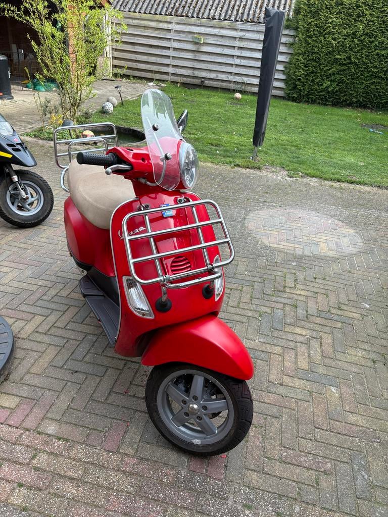 Vespa LX 2-takt scooter uit 2009 - Rood, Ophalen, Gebruikt, Overige modellen, Maximaal 45 km/u