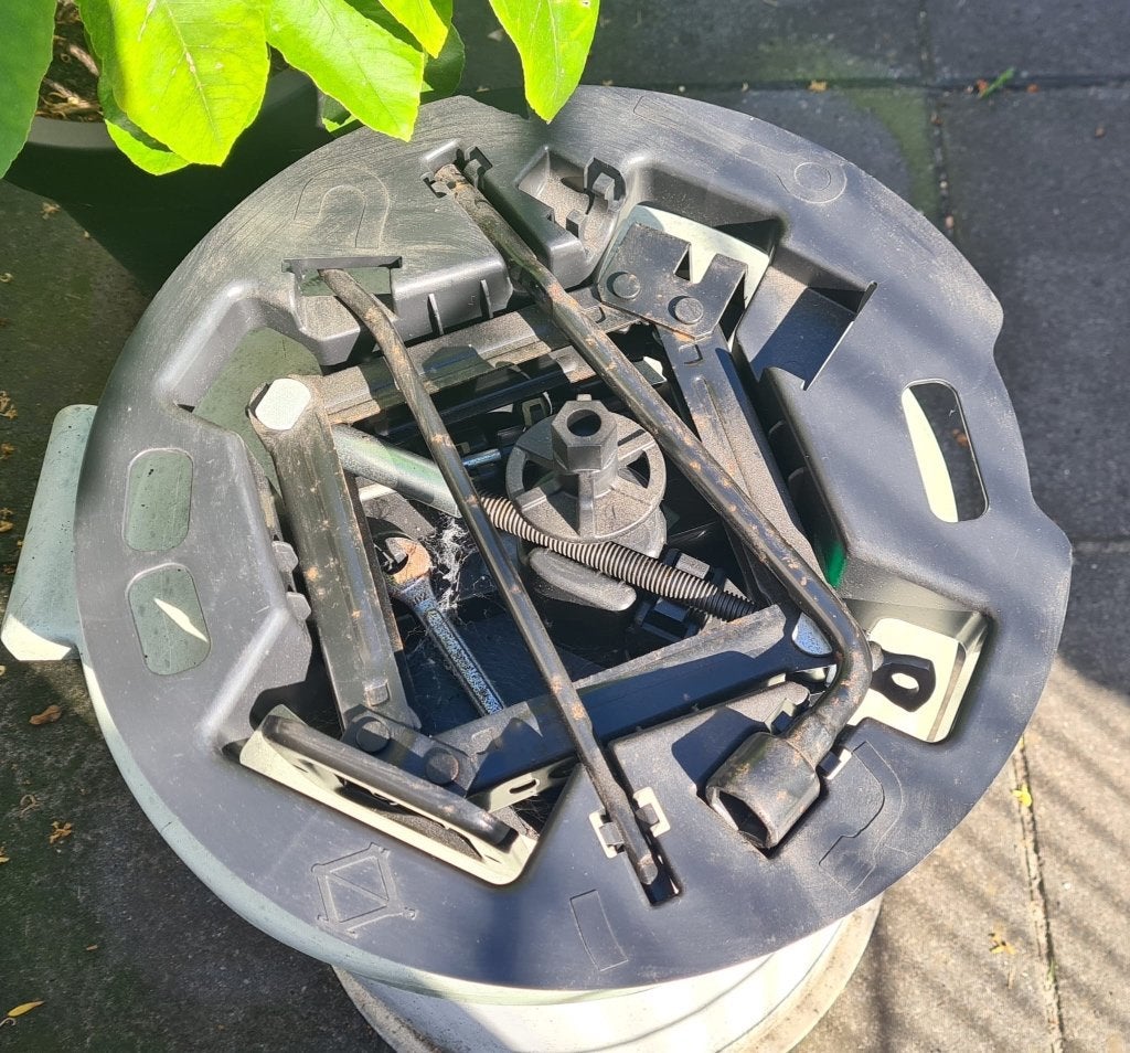 Foto 4 van NIEUWE thuiskomer SET T105/70/d1483M Hyundai i10 Kia Pikanto