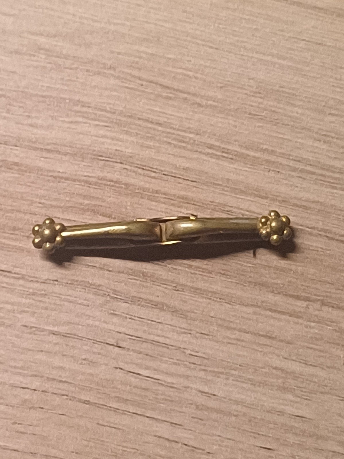 Vintage 'The Tenax' Gilt Broche - Made in England, Ophalen of Verzenden, Gebruikt, Overige materialen