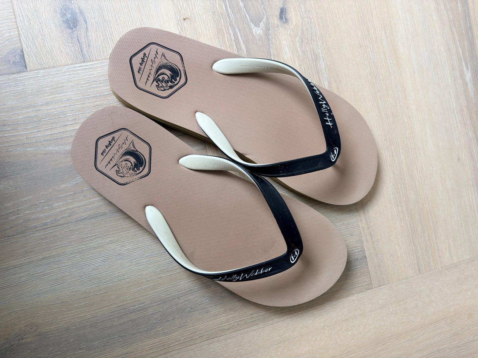 Hally Webber Slippers Maat 45, Kleding | Heren, Schoenen, Ophalen of Verzenden, Gedragen, Bruin, Slippers
