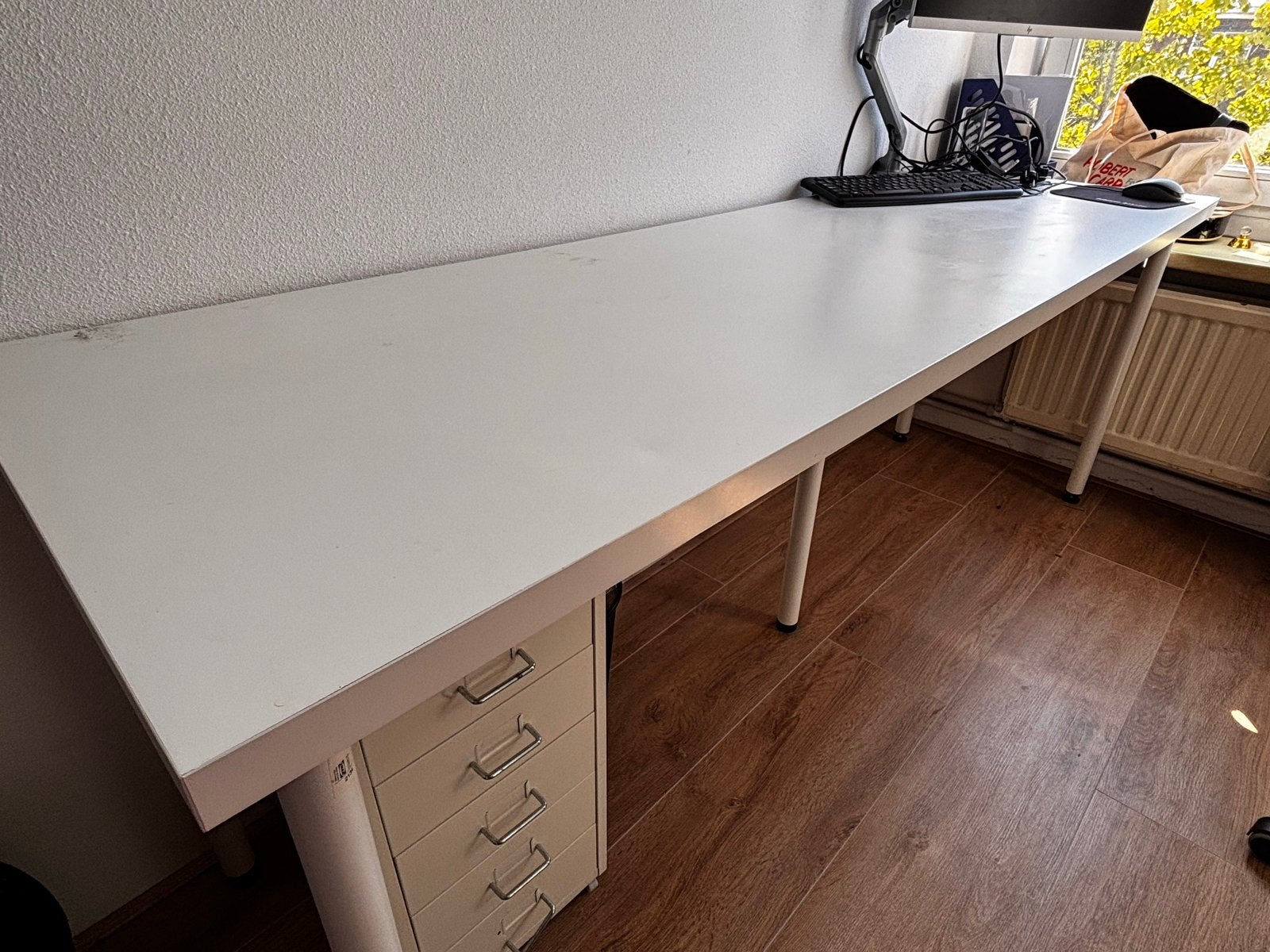 Lang Ikea wit bureau - Ideaal voor thuiskantoor, Ophalen, Gebruikt, Met lades, Spaanplaat of MDF
