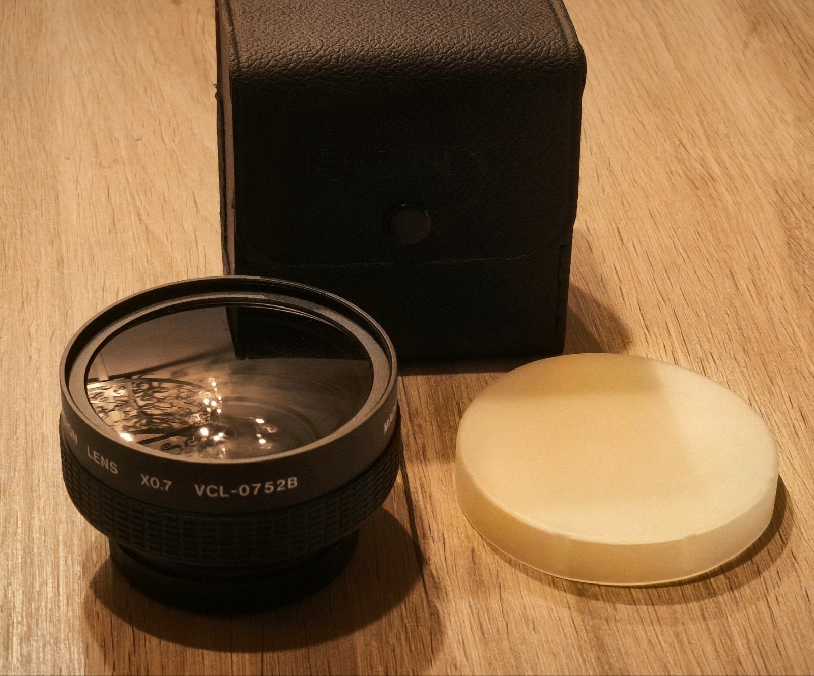 Sony VCL-0752B Wide Conversion Lens - Zo goed als nieuw, Ophalen, Sony, Zo goed als nieuw, Beschermhoes/tas