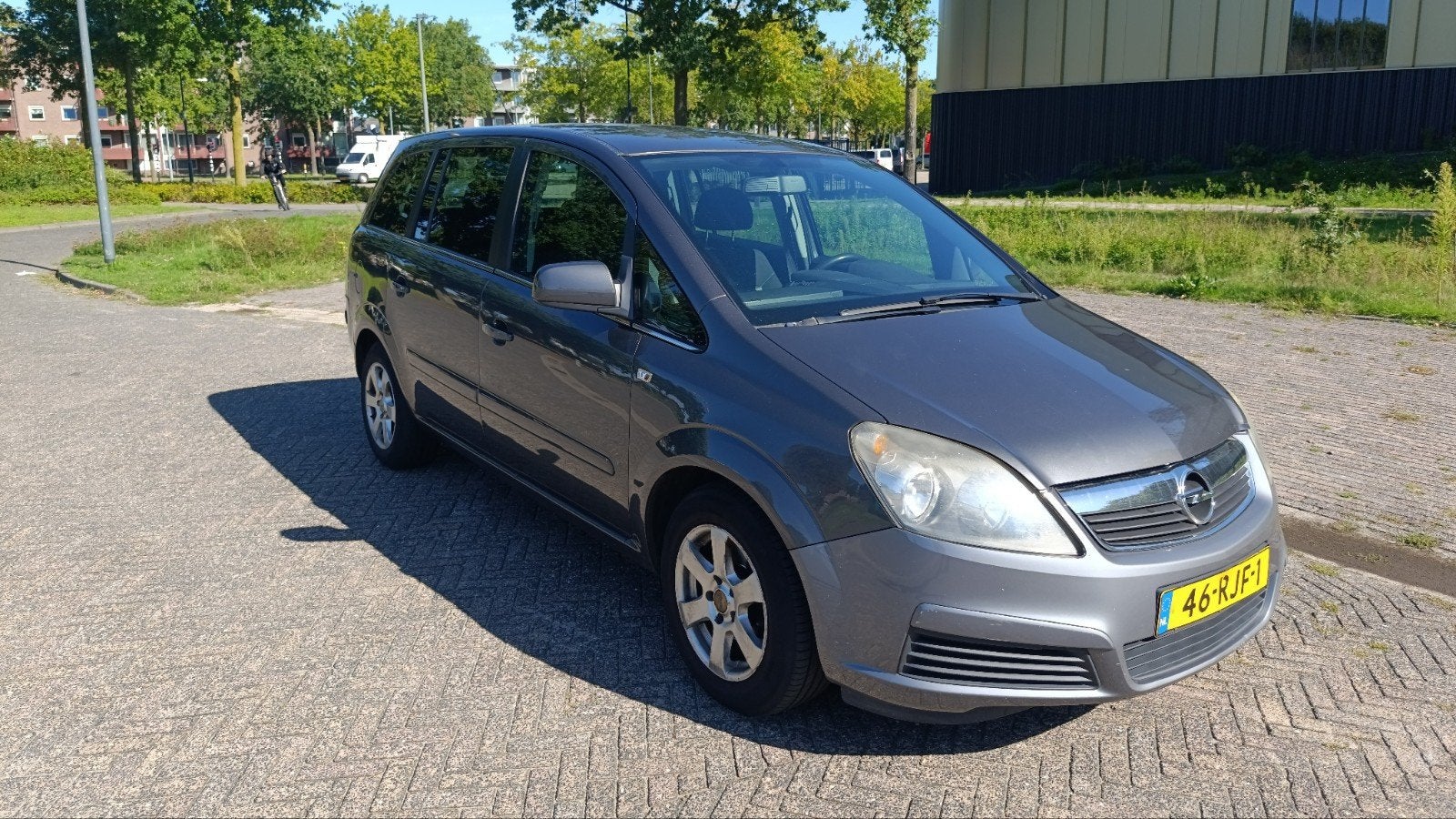 Opel Zafira 1.6 16V 85KW 2011 Grijs, Auto's, Voorwielaandrijving, 4 cilinders, 7 stoelen, Origineel Nederlands