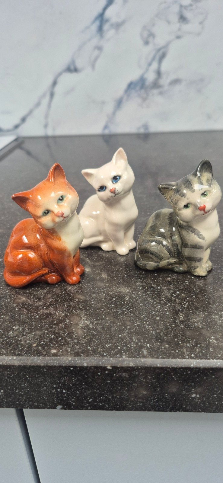 3 Beswick Kattenbeeldjes  8cm, Ophalen of Verzenden, Zo goed als nieuw, Hond of Kat, Beeldje of Figuurtje