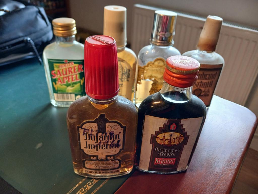 Verzameling van 6 miniatuur alcoholflesjes a 0,1 l., Ophalen of Verzenden, Gebruikt