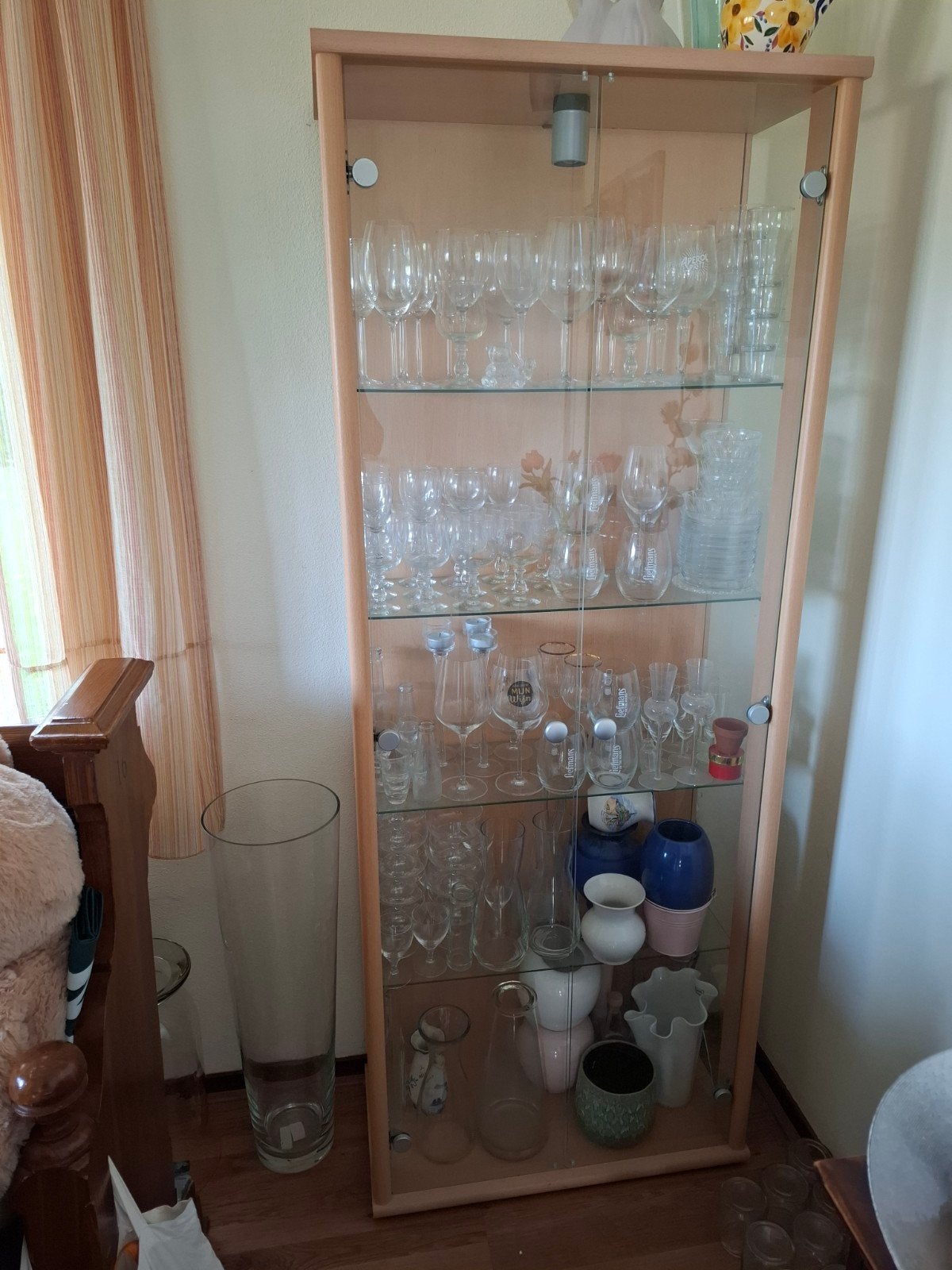 Glazen vitrinekast met verlichting - 176x66x33 cm, Ophalen, Met plank(en), Gebruikt, Glas
