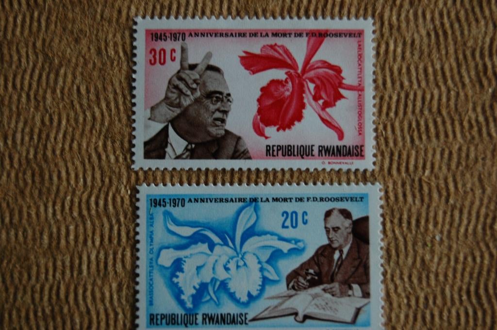 "2 POSTZEGELS uit RWANDA    1945/1979    postfris, Ophalen of Verzenden, Overige landen, Postfris