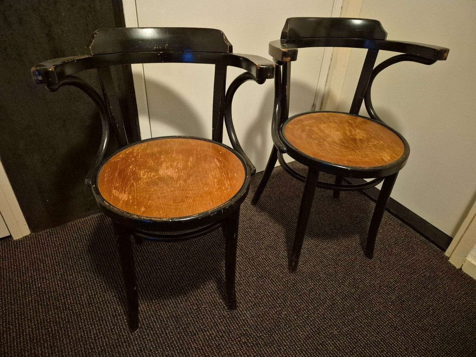 Twee oude houten café stoeltjes, retro vintage!, Ophalen, Gebruikt, Twee, Zwart