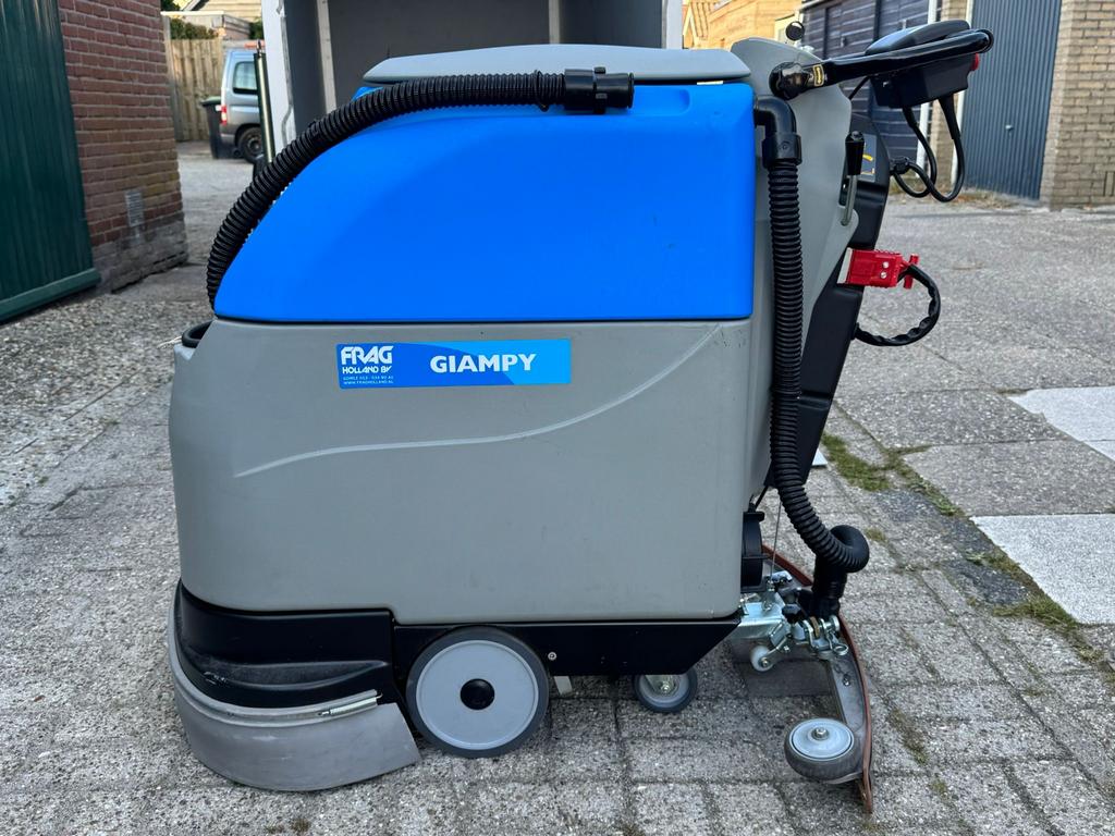 Nette gebruikte Schrobzuigmachine Fiorentiny Giampy 22/2, Doe-het-zelf en Verbouw, Reinigingsmachines, Ophalen, Zo goed als nieuw