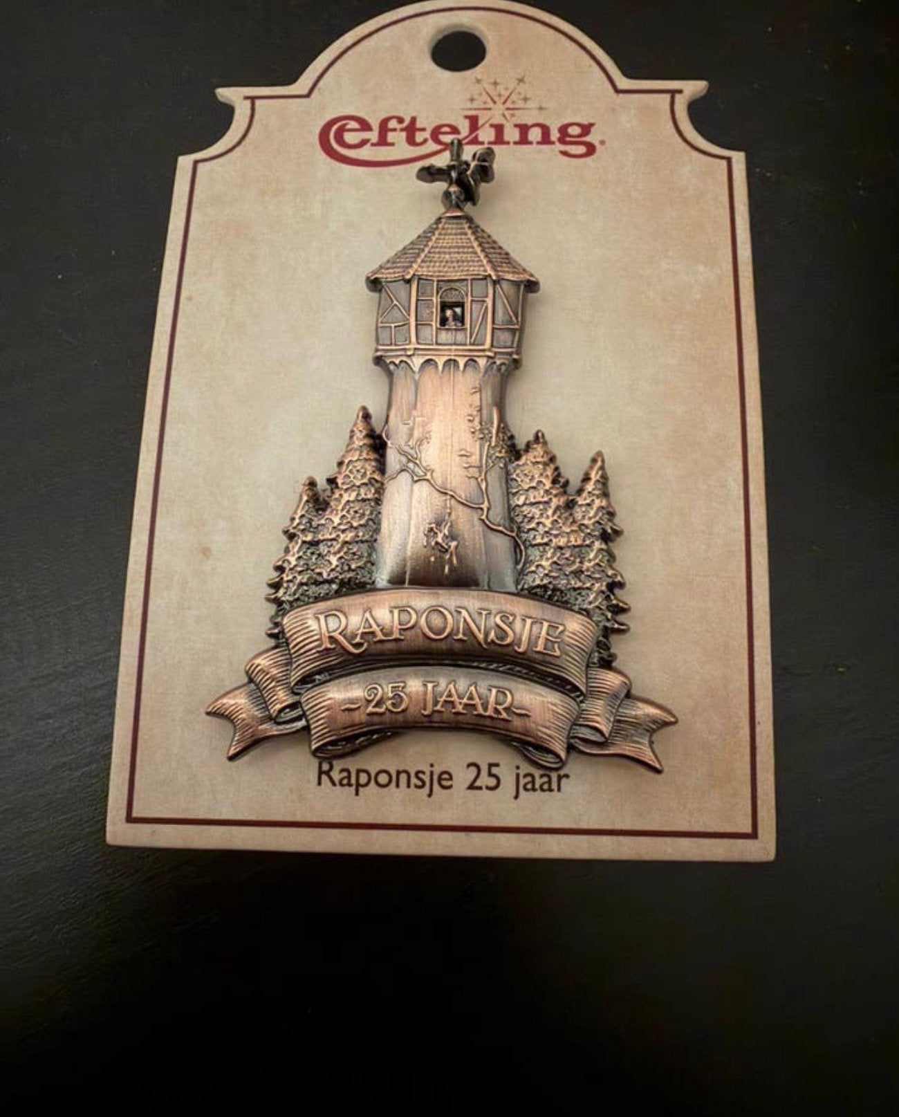Efteling Jubileum pin Raponsje, Verzamelen, Speldjes, Pins en Buttons, Ophalen of Verzenden, Zo goed als nieuw
