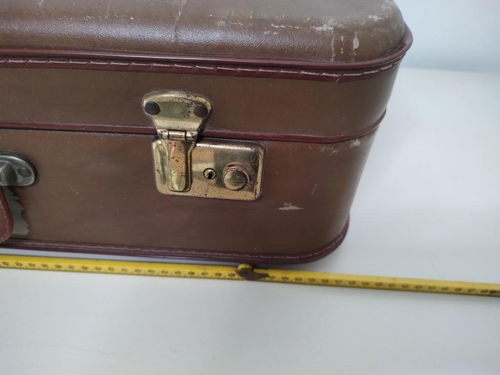 K558 VINTAGE jaren 60 koffer van geperst karton bruin, Sieraden, Tassen en Uiterlijk, Koffers, 60 tot 70 cm, Gebruikt, Hard kunststof