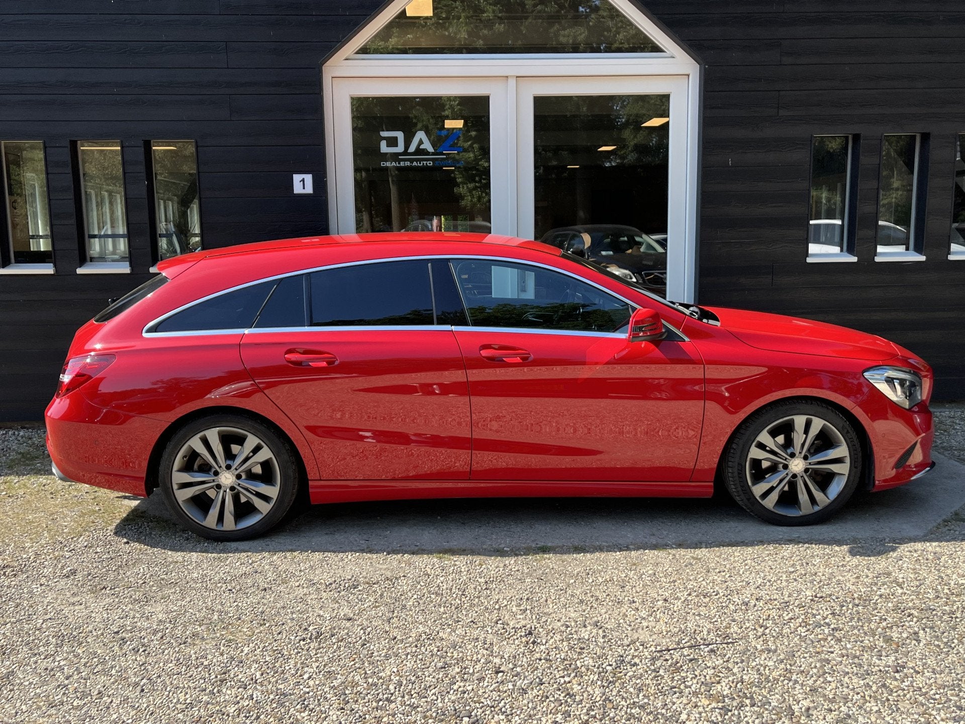 Mercedes-Benz CLA-Klasse Shooting Brake 180 AMG Night Editio, CLA, Gebruikt, 4 cilinders, 122 pk