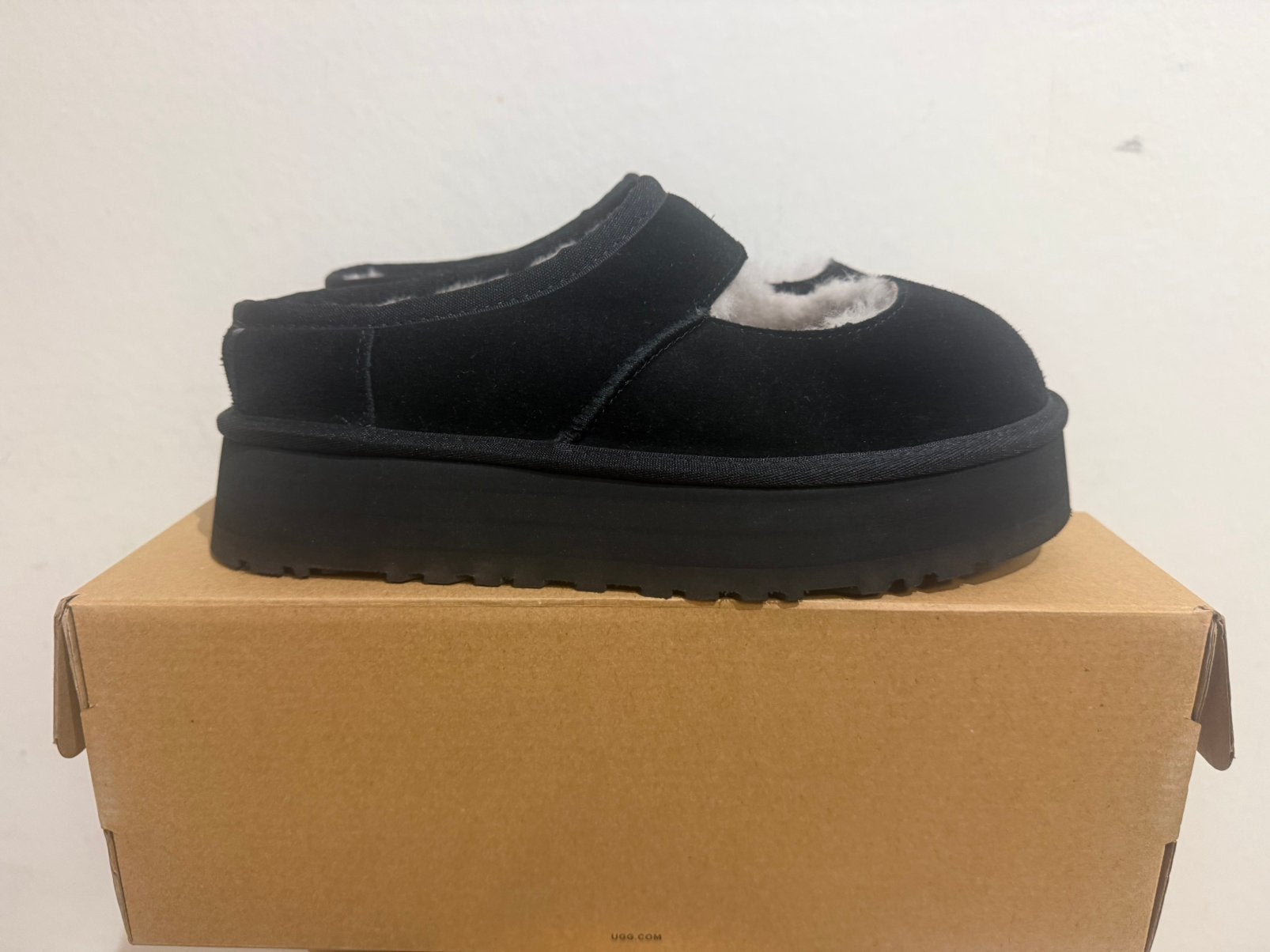 Te koop nieuwe UGG Bea Mary Jane Black maat 39, Kleding | Dames, Postlaan 3, Zwart, UGG, Nieuw