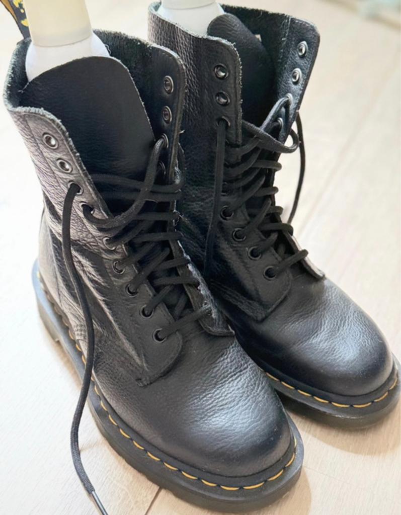 Dr. Martens, Zwart, Lage of Enkellaarzen, Ophalen of Verzenden, Zo goed als nieuw