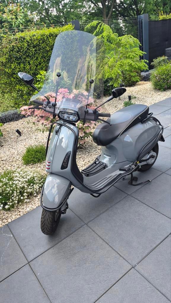 Unieke Vespa Sprint 4V Sport–Nardo Grey–Full Black Edition, Fietsen en Brommers, Scooters | Vespa, Ophalen, Gebruikt, Maximaal 45 km/u