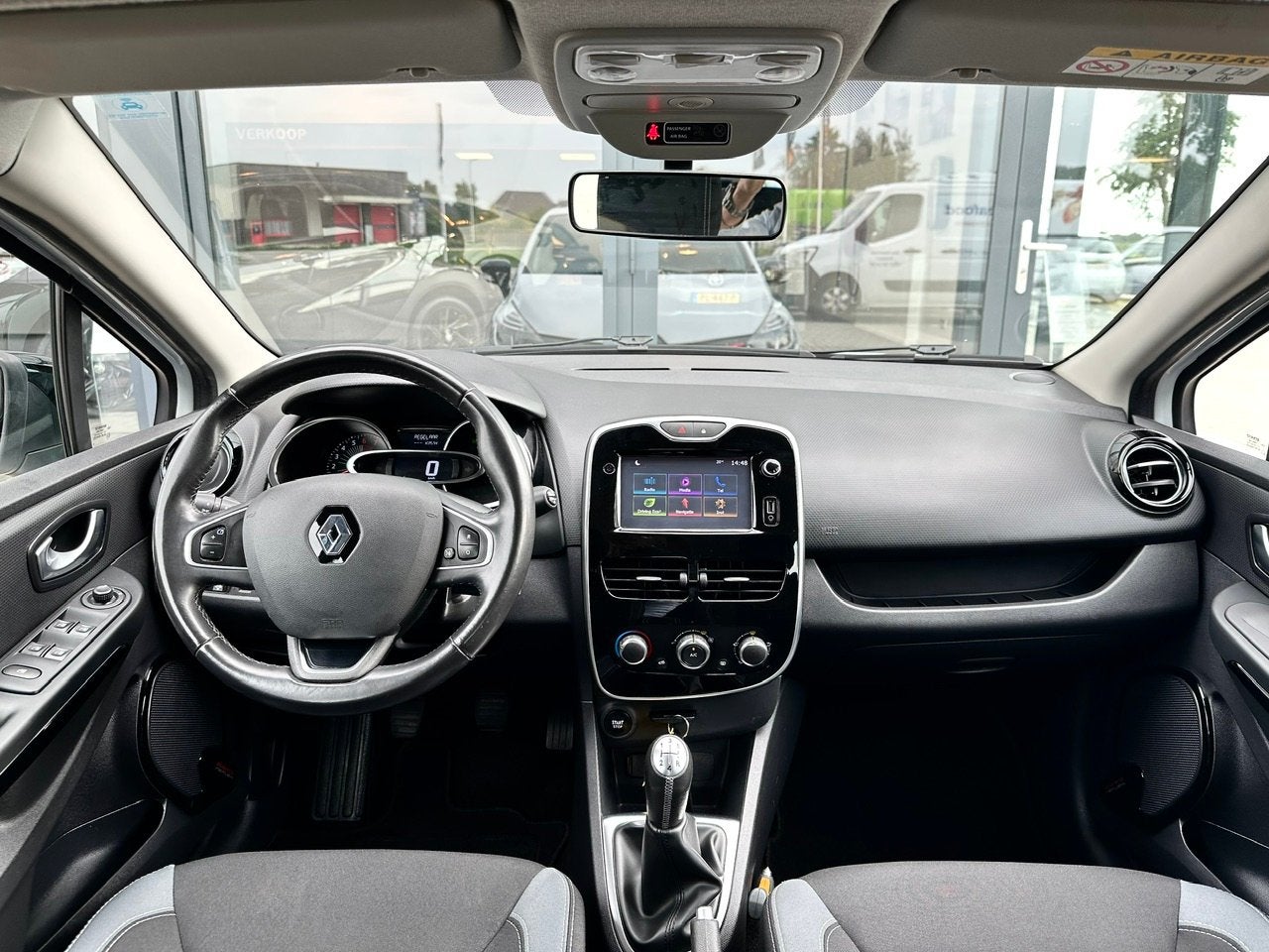 Foto 3 van RENAULT Clio TCe 90pk Dynamique | Nav. | Cruise C. | Voll De