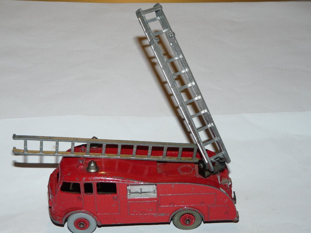 Dinky Toys - 955 - Fire Engine met Uitschuifladder, Ophalen, Gebruikt, Auto, Dinky Toys