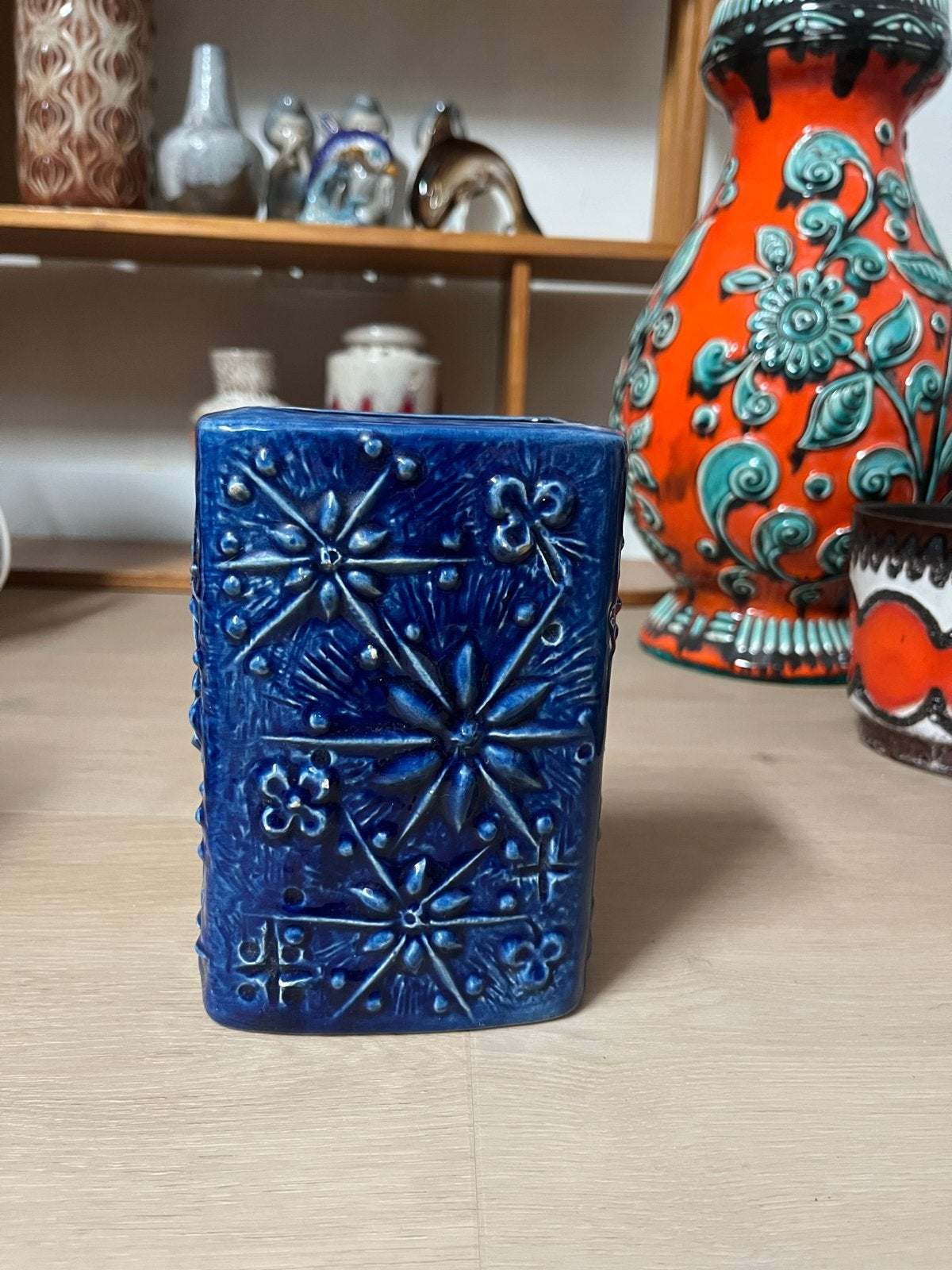 Blauw vierkant vaasje West Germany met reliëf, Ophalen of Verzenden