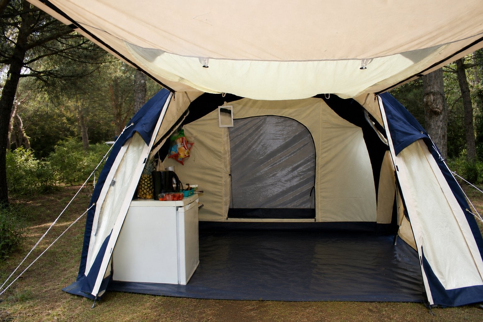 Ruime tunneltent tot 3 personen, Caravans en Kamperen, Tenten, Ophalen, Zo goed als nieuw, Tot en met 3