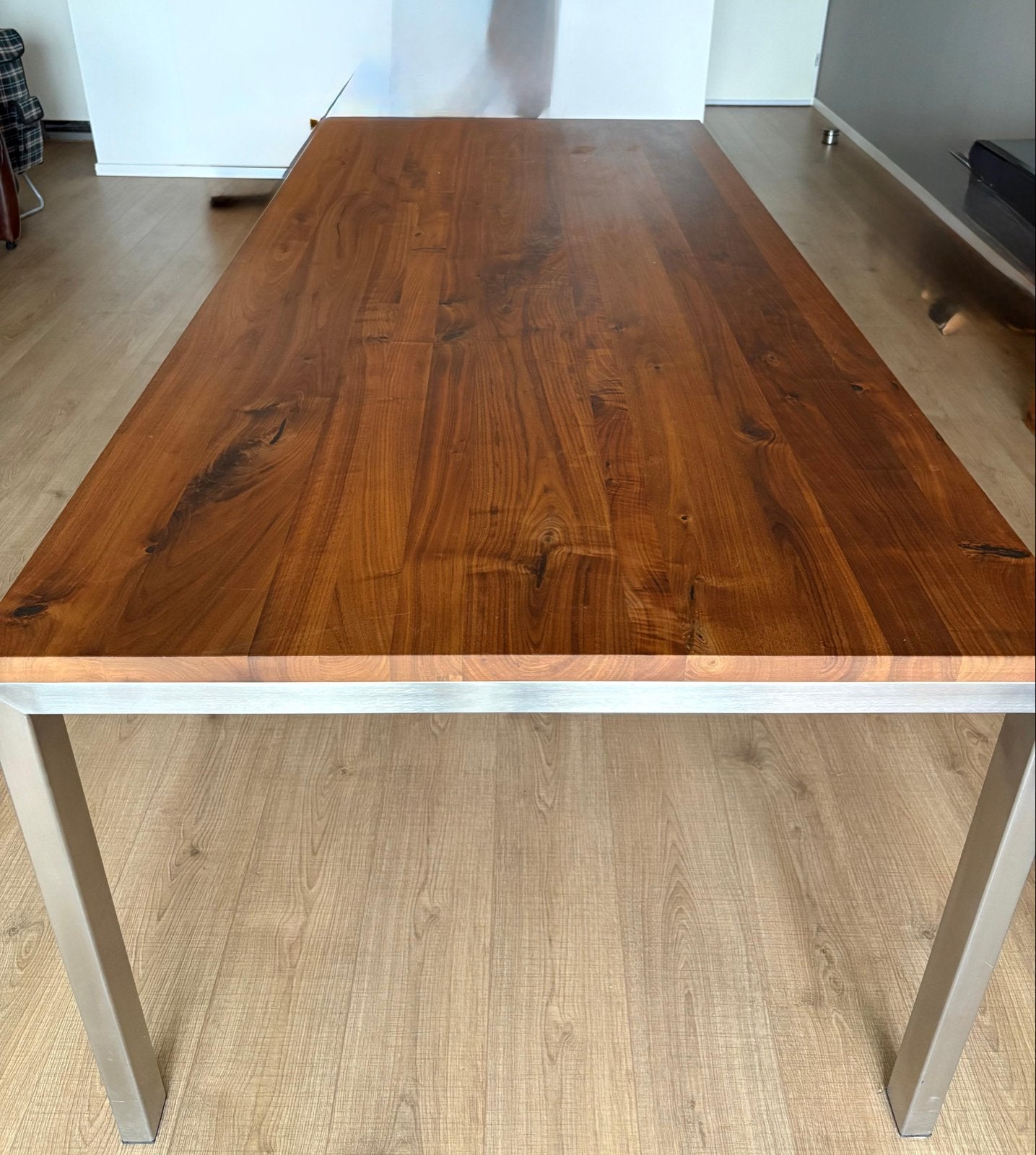 Bert Plantagie Brige eetkamertafel notenhout RVS onderstel, Ophalen, 200 cm of meer, 50 tot 100 cm, Zo goed als nieuw
