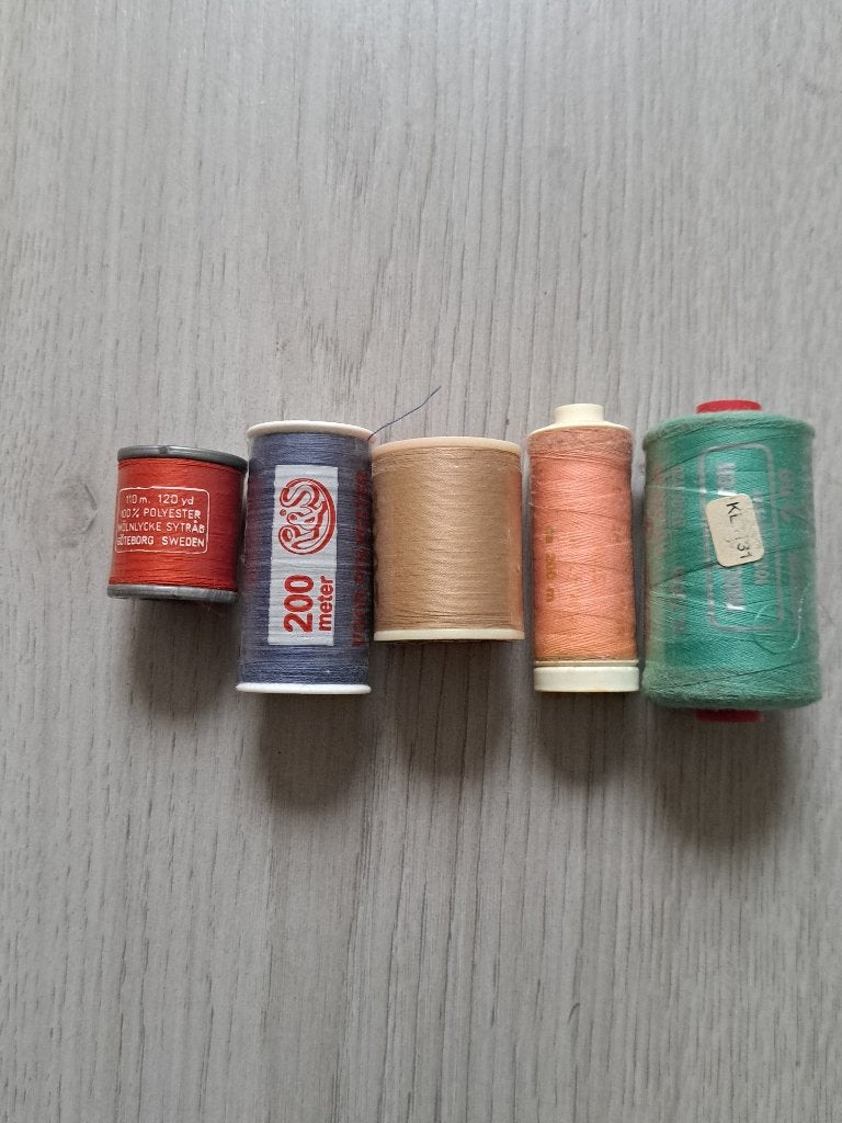 Nieuw naaigaren, Kl mintgroen,beige,zalm,blauw,rood €1.25, Ophalen of Verzenden, Nieuw, Garen of Naald(en)