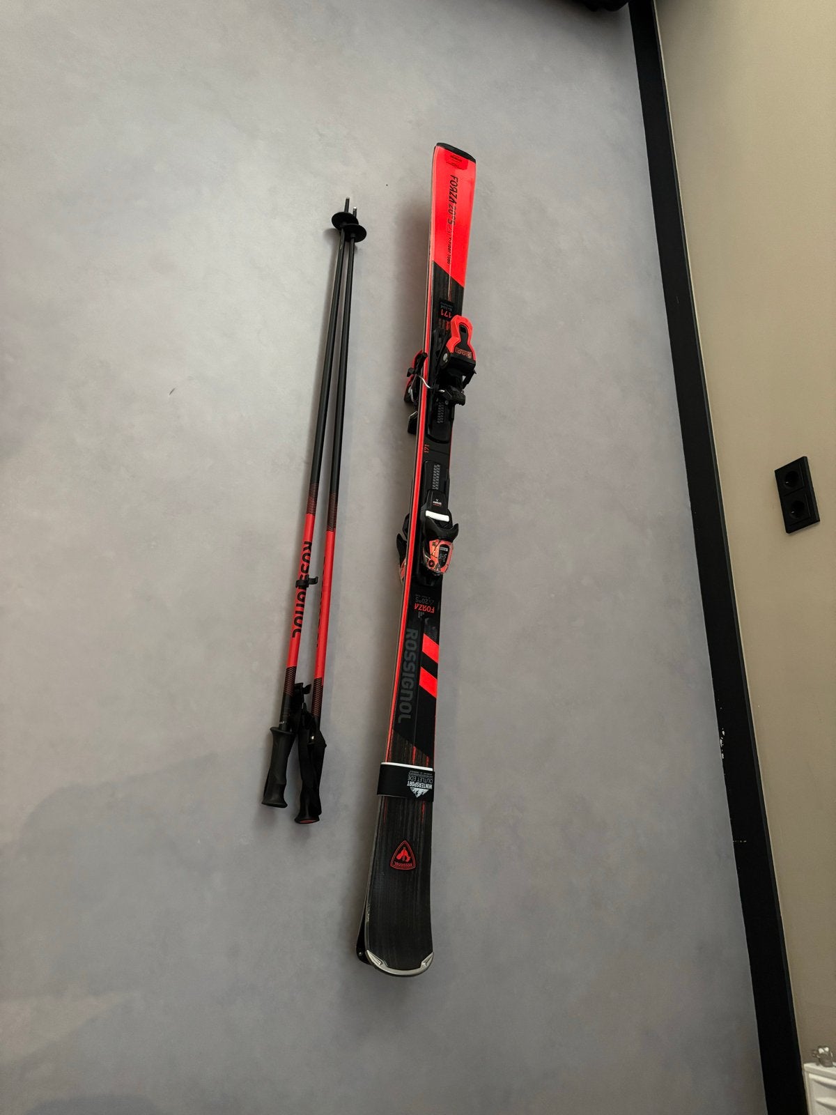 Rossignol Forza 260S Ski's met stokken - Zo goed als nieuw, Ophalen, 160 tot 180 cm, Rossignol, Zo goed als nieuw