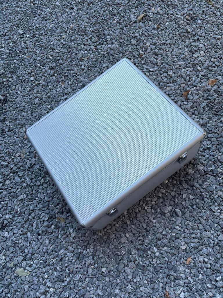 Aluminium CD koffer voor 600 CDs/DVDs, Ophalen of Verzenden, Zo goed als nieuw, Overige instrumenten