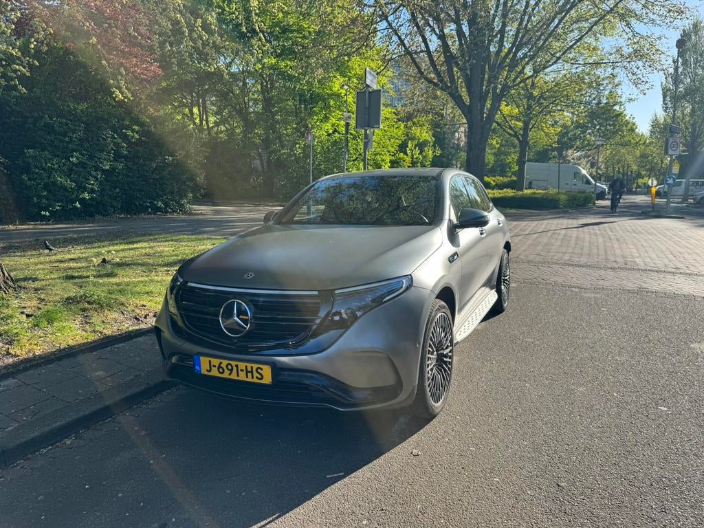Mercedes EQC 400 4MATIC Grijs mat premium plus vol opties, Automaat, 1800 kg, Zwart, 80 kWh