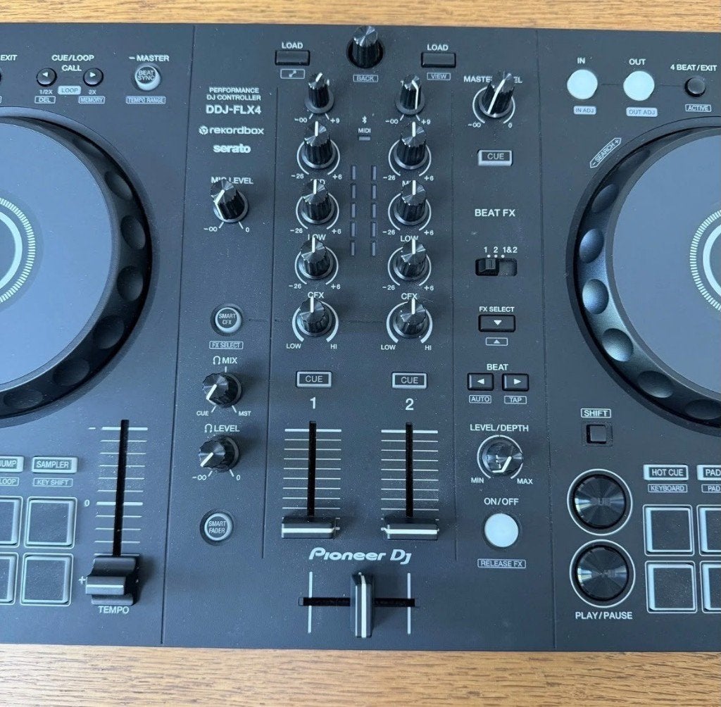 Foto 5 van Pioneer DDJ-FLX4 DJ Controller – Dubbel Deck