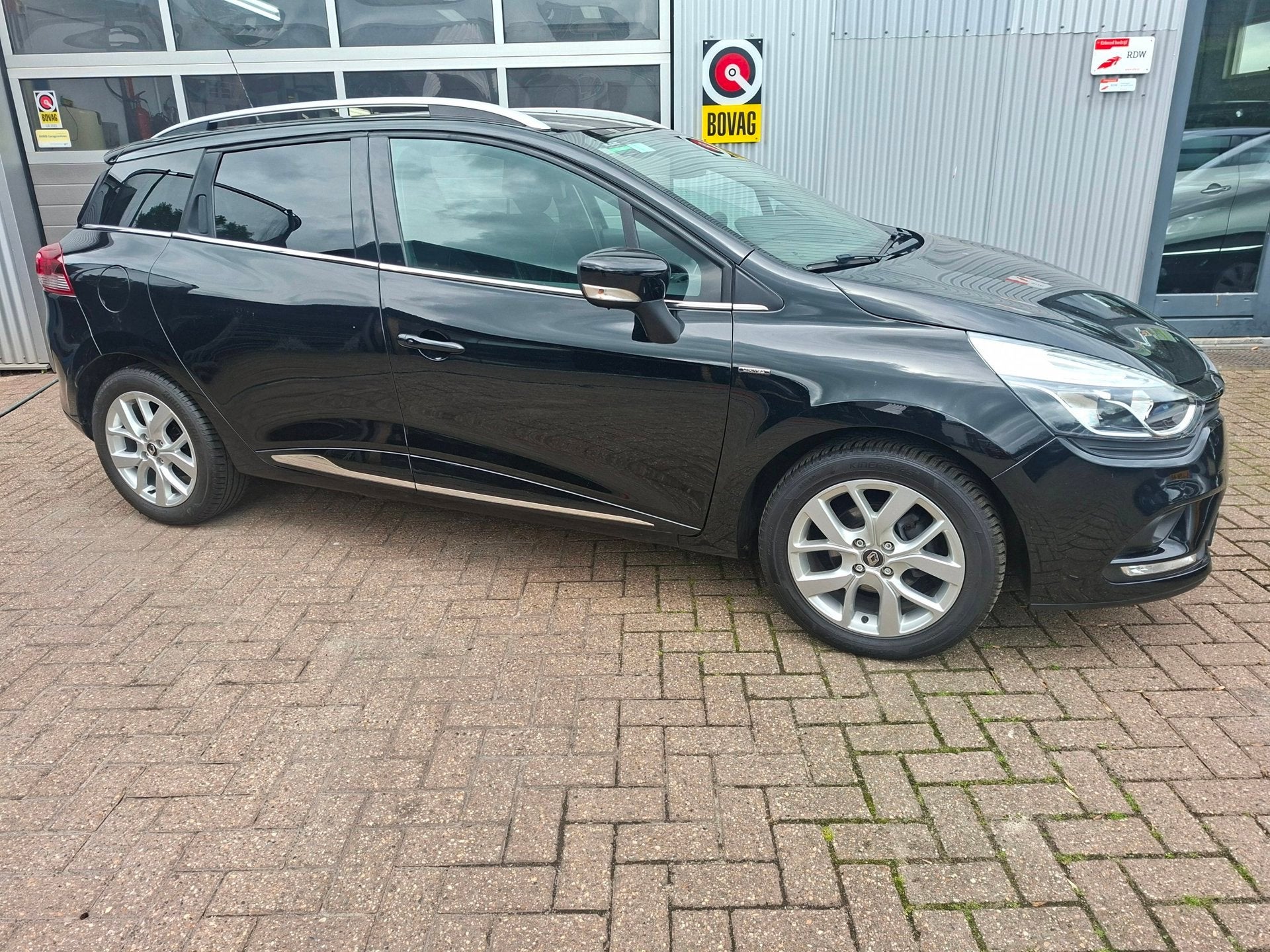 Foto 3 van Renault Clio 0.9 TCe Limited PDC Navi Airco Cruise Isofix