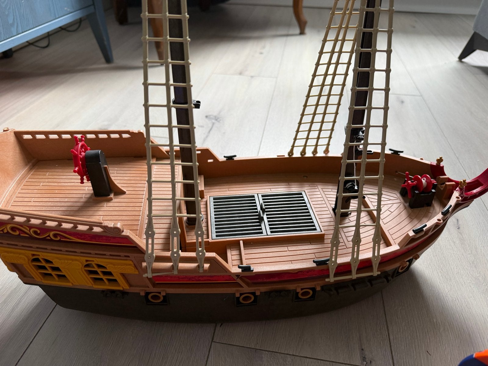 Playmobil Piratenschip met piraten en gevangenisluik, Ophalen of Verzenden, Zo goed als nieuw