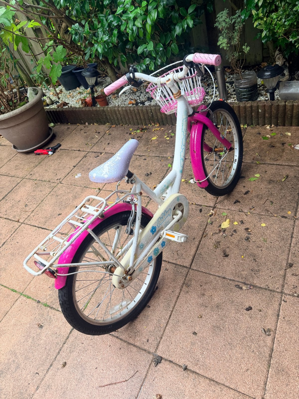 Leuke roze kinderfiets met mandje en bagagedrager, Ophalen of Verzenden, Gebruikt, Velgrem, 16 tot 20 inch