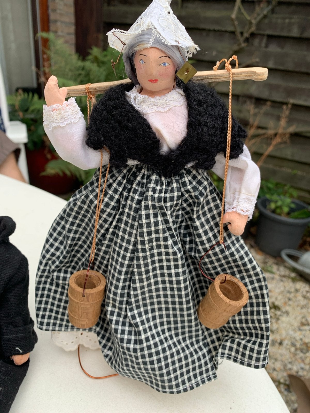 Set van 2 Vintage Poppen: Boerin en Visser, Verzamelen, Ophalen of Verzenden, Gebruikt, Pop