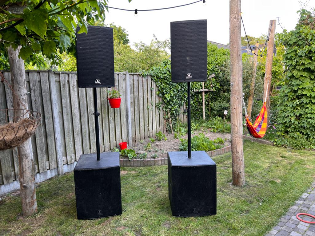 2 Devine Onyx PA-set: 2x sub, 2x top/ 1x sub, 2x top, Gebruikt, Overige typen, 120 watt of meer, Ophalen