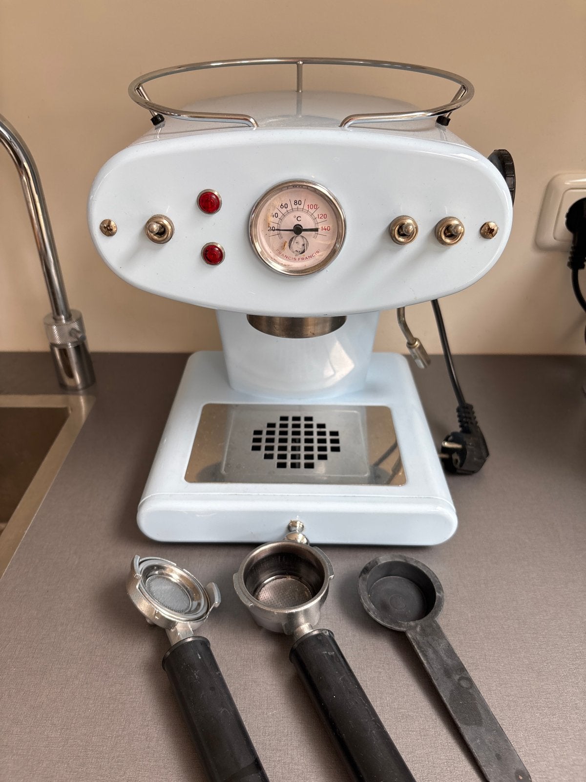 Francis Francis X1 Espresso Machine - Lichtblauw, Stoompijpje, Gebruikt, Espresso apparaat, Gemalen koffie