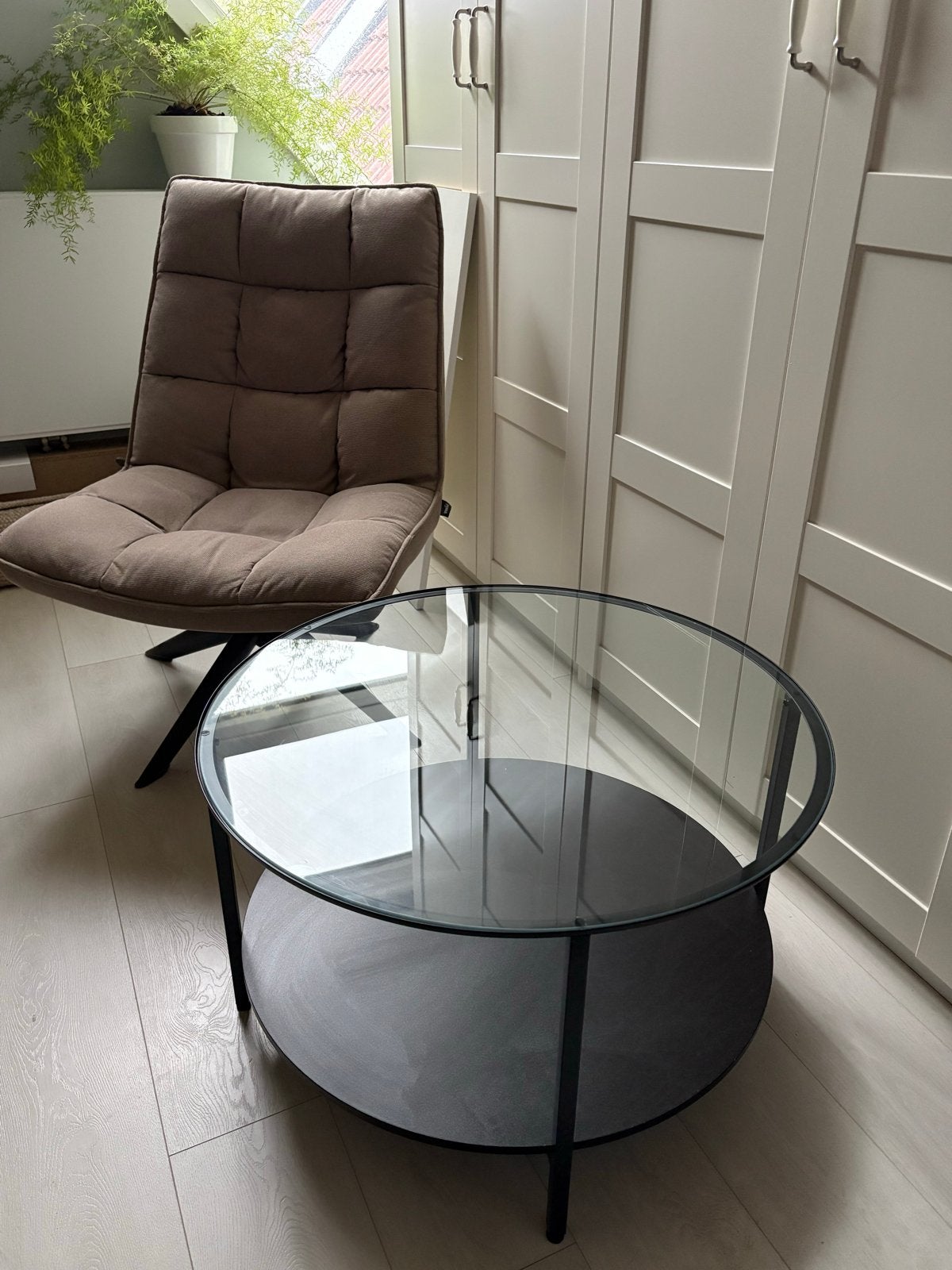 Ronde salontafel met glazen blad, Huis en Inrichting, Ophalen, Rond, 50 tot 100 cm, 5 – 50
