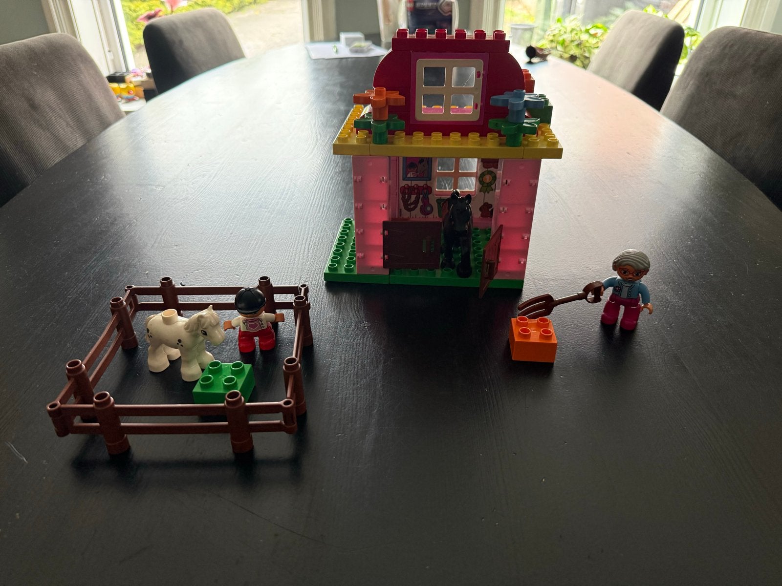 LEGO DUPLO Manege Compleet, Kinderen en Baby's, Speelgoed | Duplo en Lego, Gebruikt, Ophalen of Verzenden, Compleet, Duplo