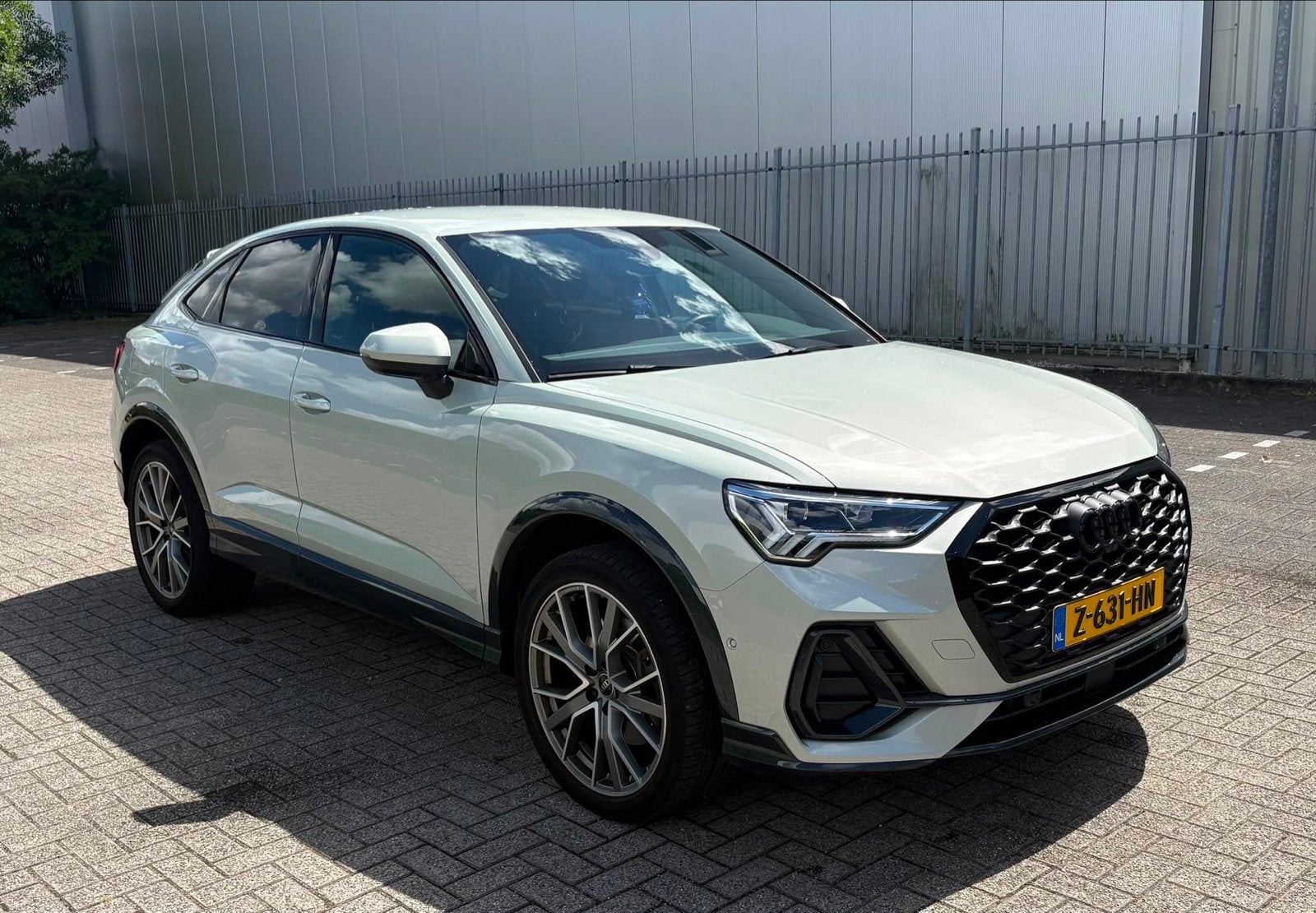 Audi Q3 45 Tfsi e 245pk Phev S Tronic 2023 Grijs, Auto's, 1715 kg, Plug-in hybride, 1395 cc, 102 €/maand