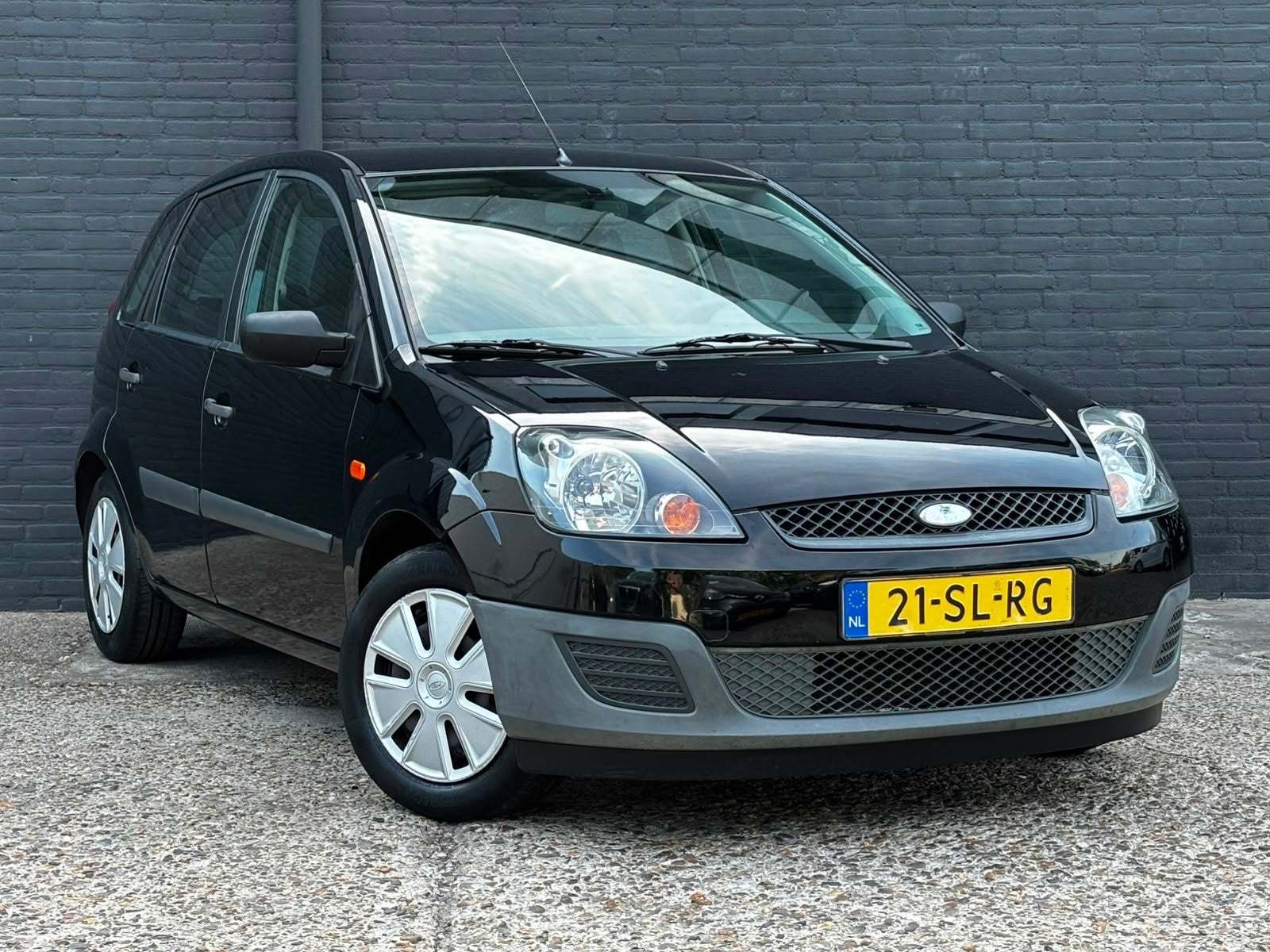 Ford Fiesta 1.3-8V Champion TREKHAAK|AIRCO|NWE APK, 1299 cc, Stof, Zwart, 4 cilinders
