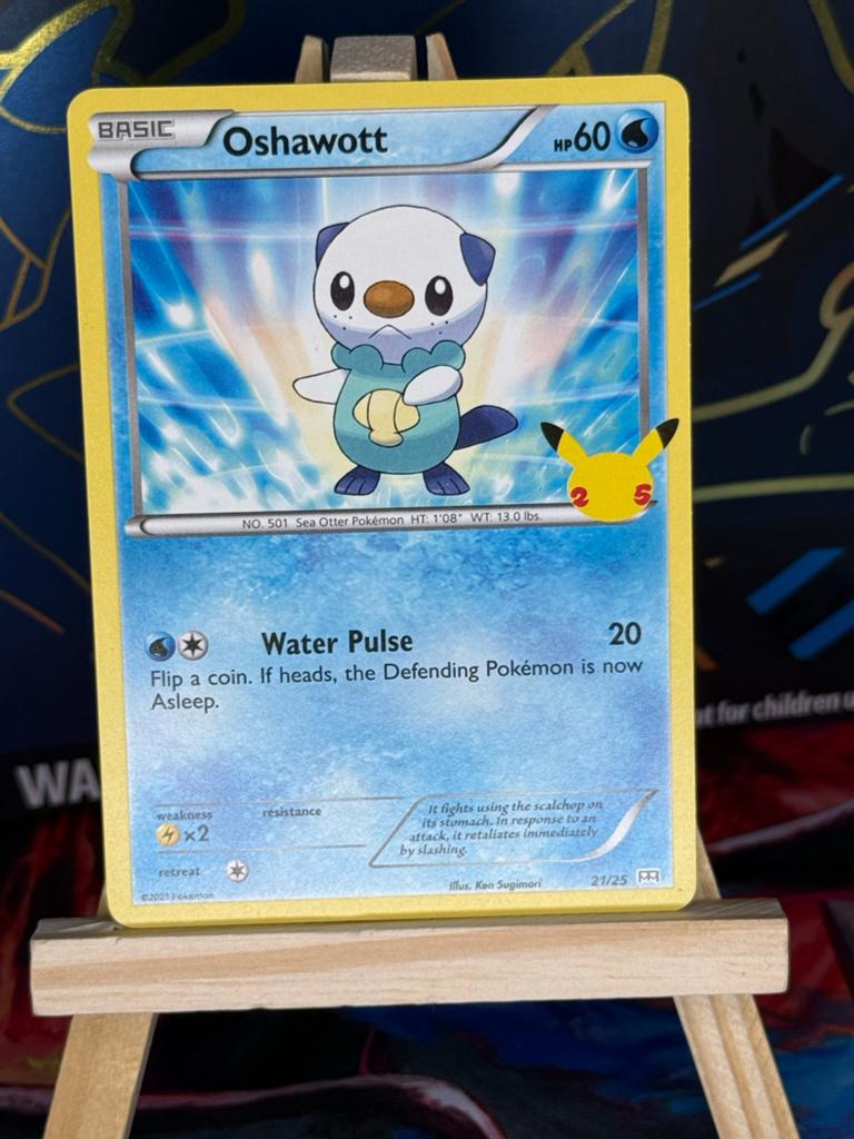Oshawott Pokémon Kaart - Celebrations 25th Anniversary, Ophalen of Verzenden, Zo goed als nieuw, Losse kaart