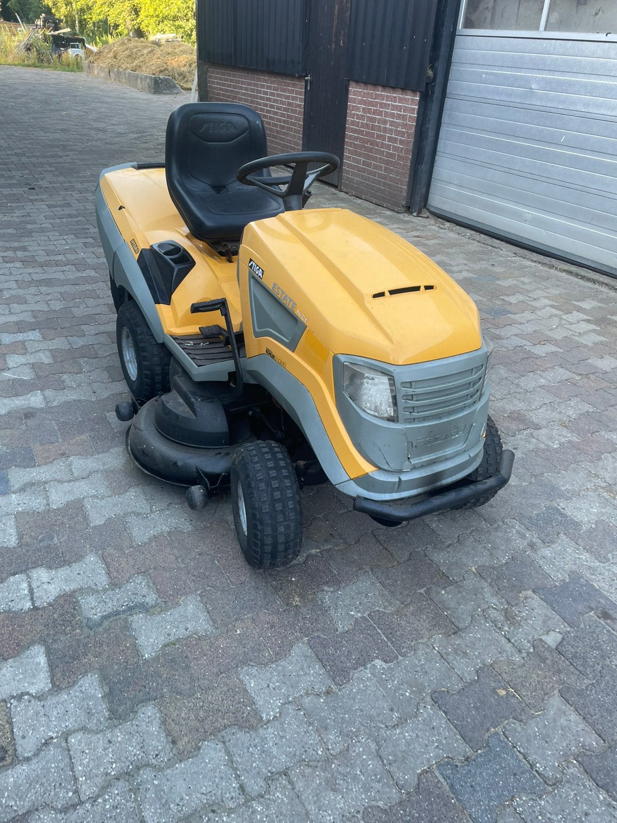 Stiga estate pro 22k, Ophalen of Verzenden, Gebruikt, Opvangbak, 120 cm of meer