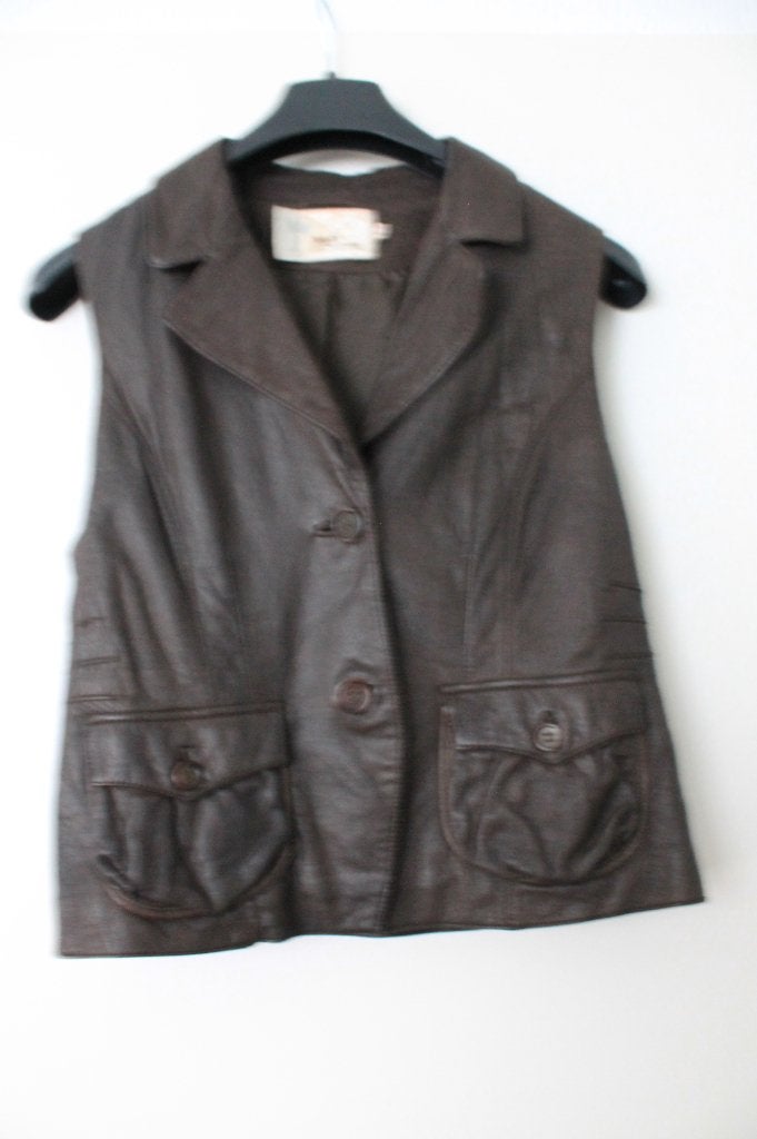 Jo & Co donkerbruin kunstlederen vestje maat 42, Kleding | Dames, Jasjes, Kostuums en Pakken, Bruin, Verzenden, Maat 42/44 (L)