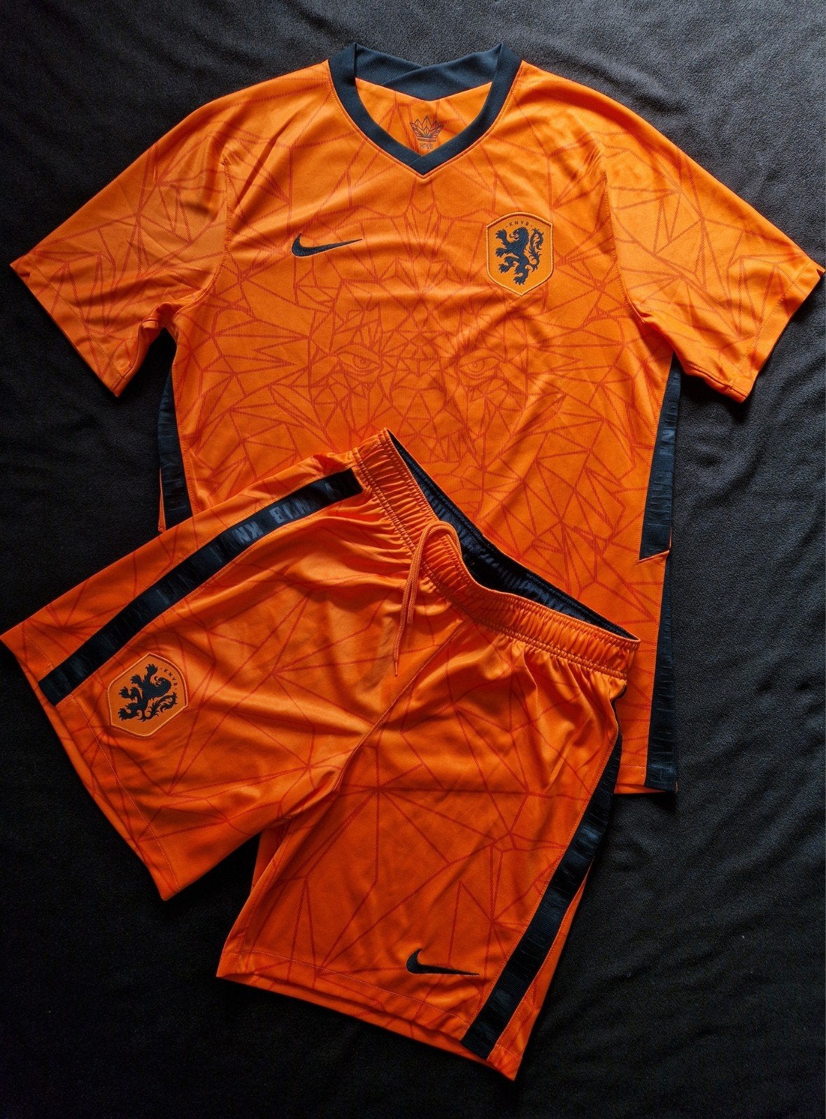 Nederlands elftal tenue 2020 KNVB Oranje shirt en broek L, Maat 52/54 (L), Nike, Oranje, Ophalen of Verzenden