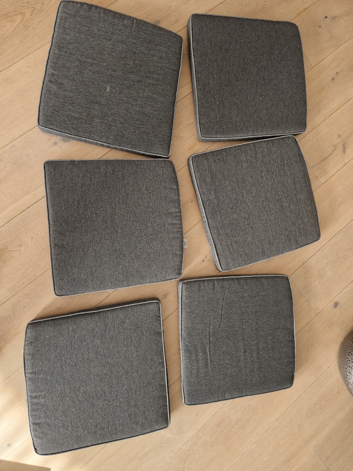 6 grijze tuinstoelkussens / zitkussens – 50x50 cm – B7 Down, Ophalen, Gebruikt