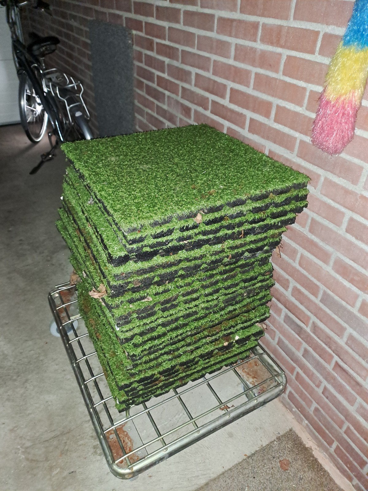 Kunstgras tegels 50x50x 2,5.  In 1 koop  5,7 m2 = nu €150, Ophalen, Zo goed als nieuw