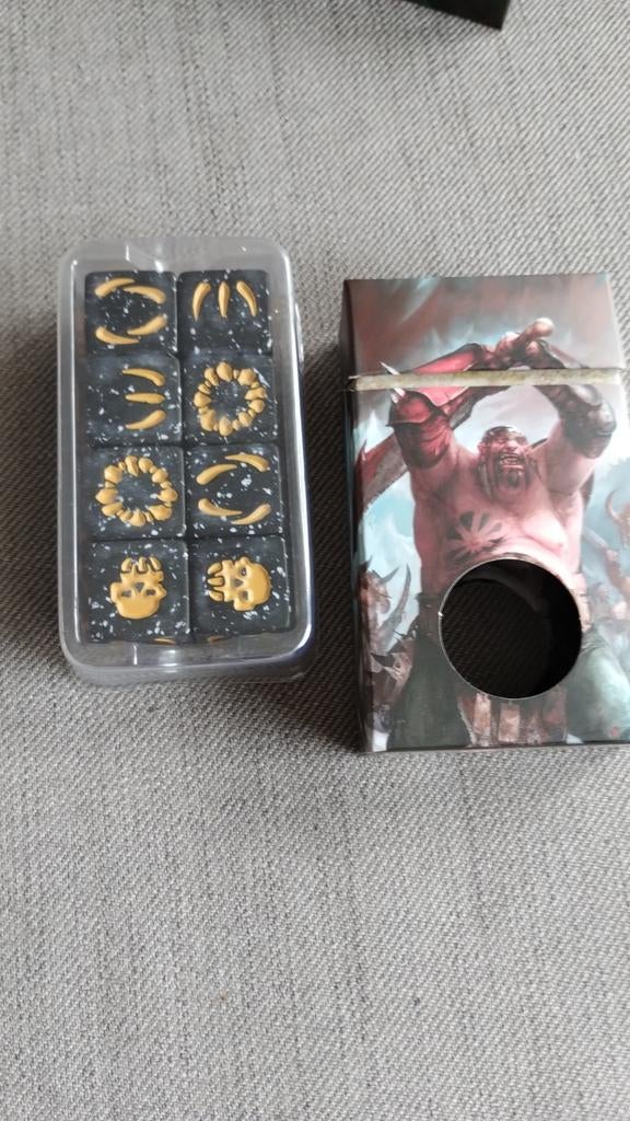 Warhammer AoS Ogre Dobbelstenen, Ophalen of Verzenden, Zo goed als nieuw, Warhammer, Toebehoren