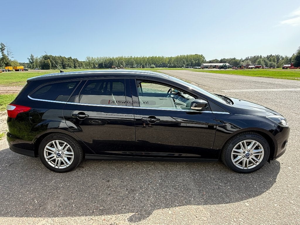 Ford Focus 1.0 Ecoboost 92KW Wagon 2013 NIEUWE APK, Auto's, Zwart, Navigatiesysteem, Zwart, Handgeschakeld