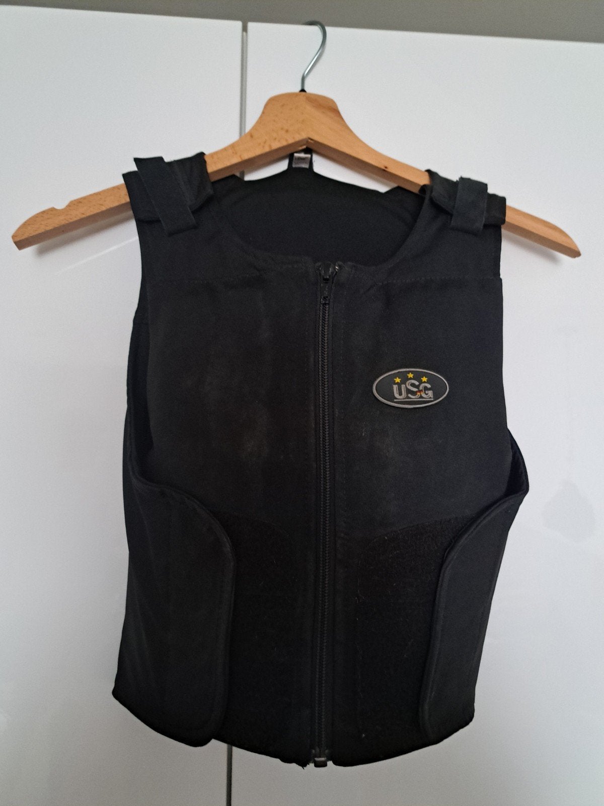 Zwarte body protector van epplejeck met ritssluiting., Ophalen of Verzenden, Gebruikt, Springen