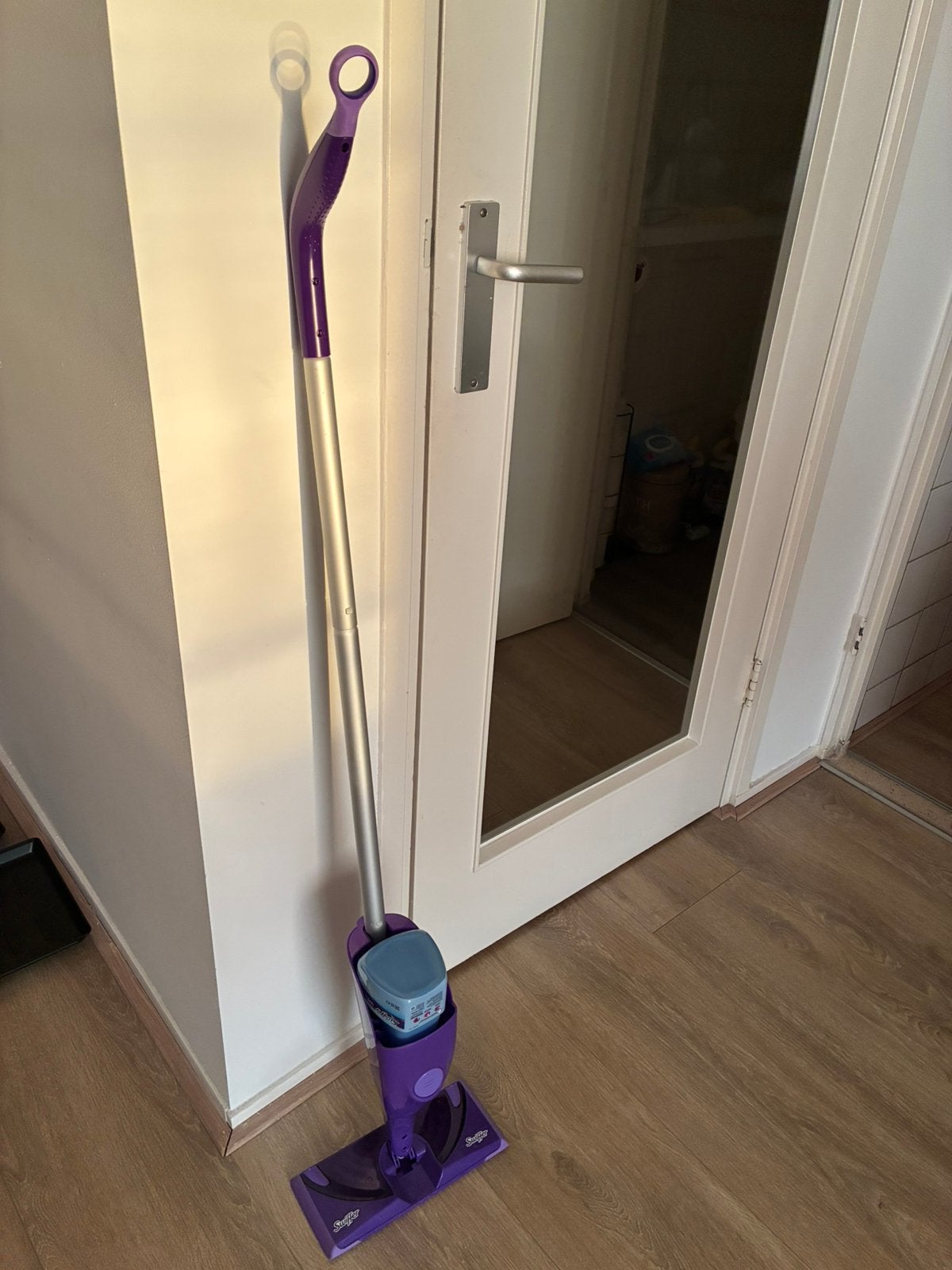 SWIFFER NAT DWEIL APPARAAT, Huis en Inrichting, Ophalen, Mop of Dweil