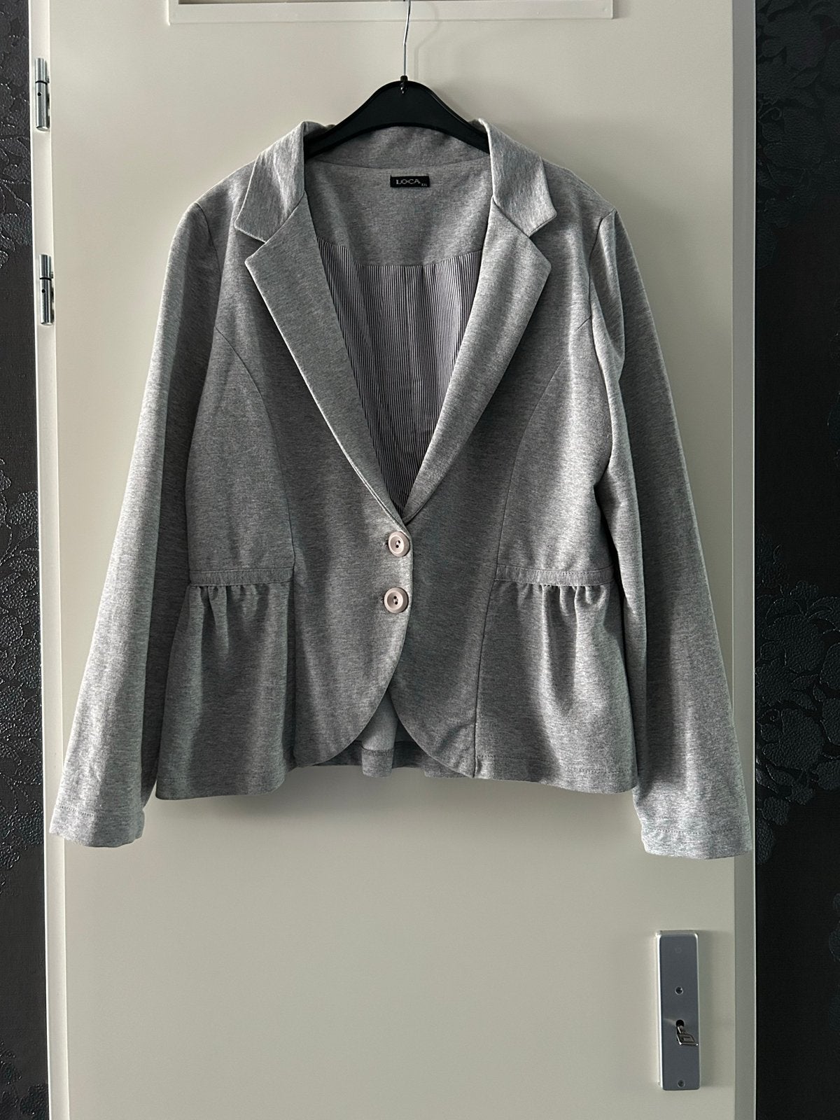 Loca Grijs Jasje xxL - Zo goed als nieuw, Kleding | Dames, Maat 46/48 (XL) of groter, Ophalen of Verzenden, Zo goed als nieuw